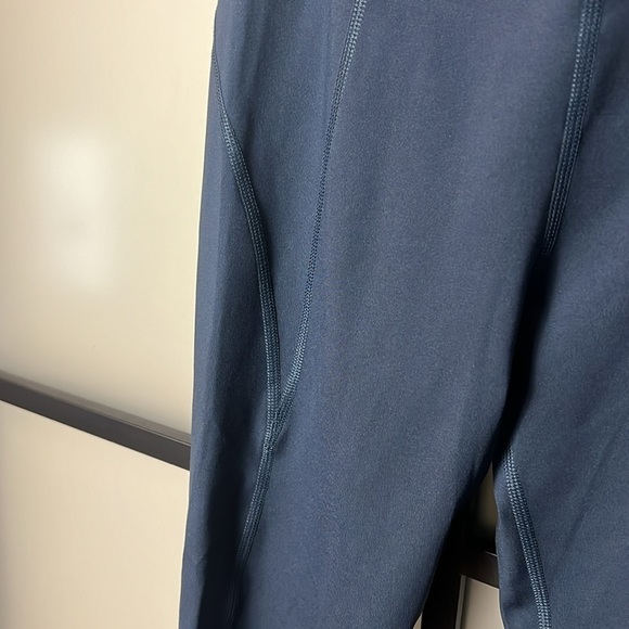 NWT girlfriend collective HIGH WAIST CAPRI LEGGINGS IN Navy Size Small - Picture 5 of 6